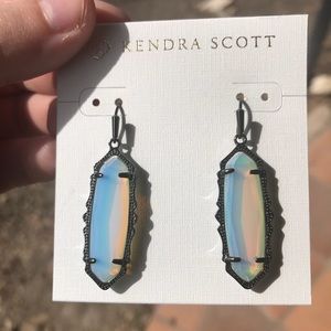 Opalite Fran in gunmetal